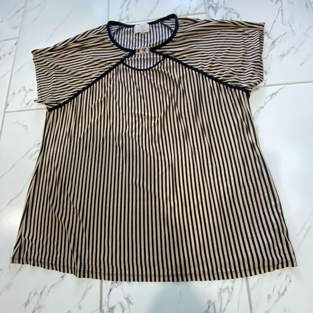 727 Trend Women 2X Beige Black Striped Short Sleeve Keyhole Top